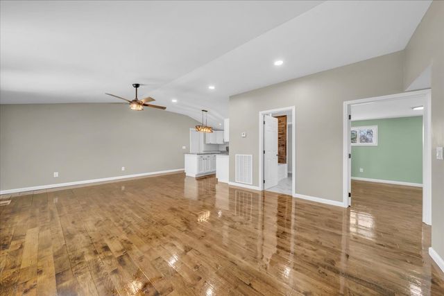 1391 S 20th Ave, Gruetli Laager, TN 37339