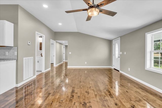 1391 S 20th Ave, Gruetli Laager, TN 37339