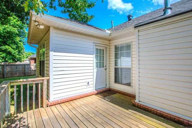 40 Woodbridge Drive, Cabot, AR 72023