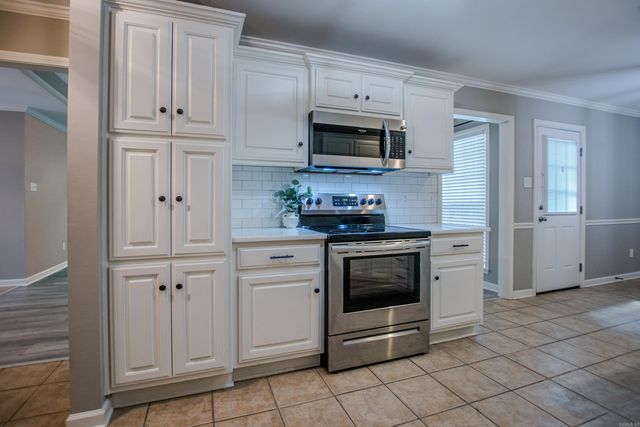 40 Woodbridge Drive, Cabot, AR 72023