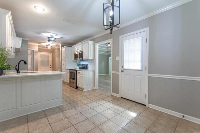 40 Woodbridge Drive, Cabot, AR 72023