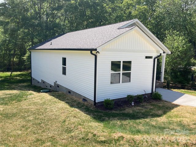 1889 Oak Hollow Road, Gastonia, NC 28054