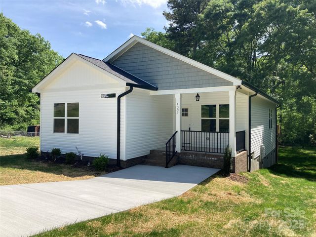 1889 Oak Hollow Road, Gastonia, NC 28054