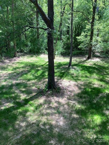 1889 Oak Hollow Road, Gastonia, NC 28054