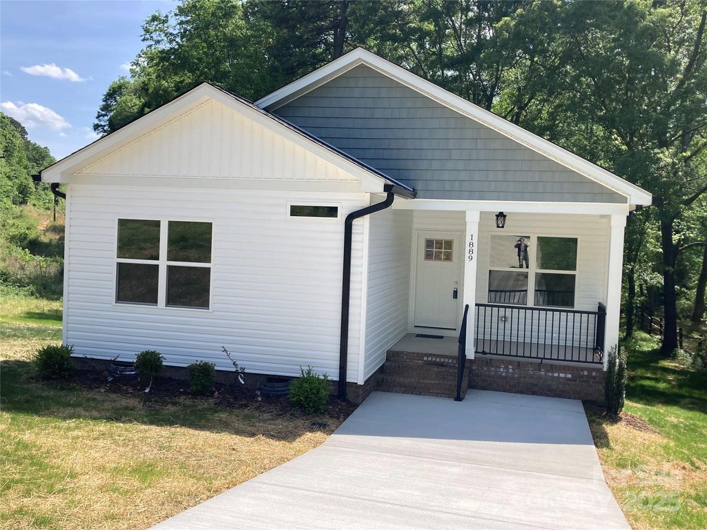 1889 Oak Hollow Road, Gastonia, NC 28054