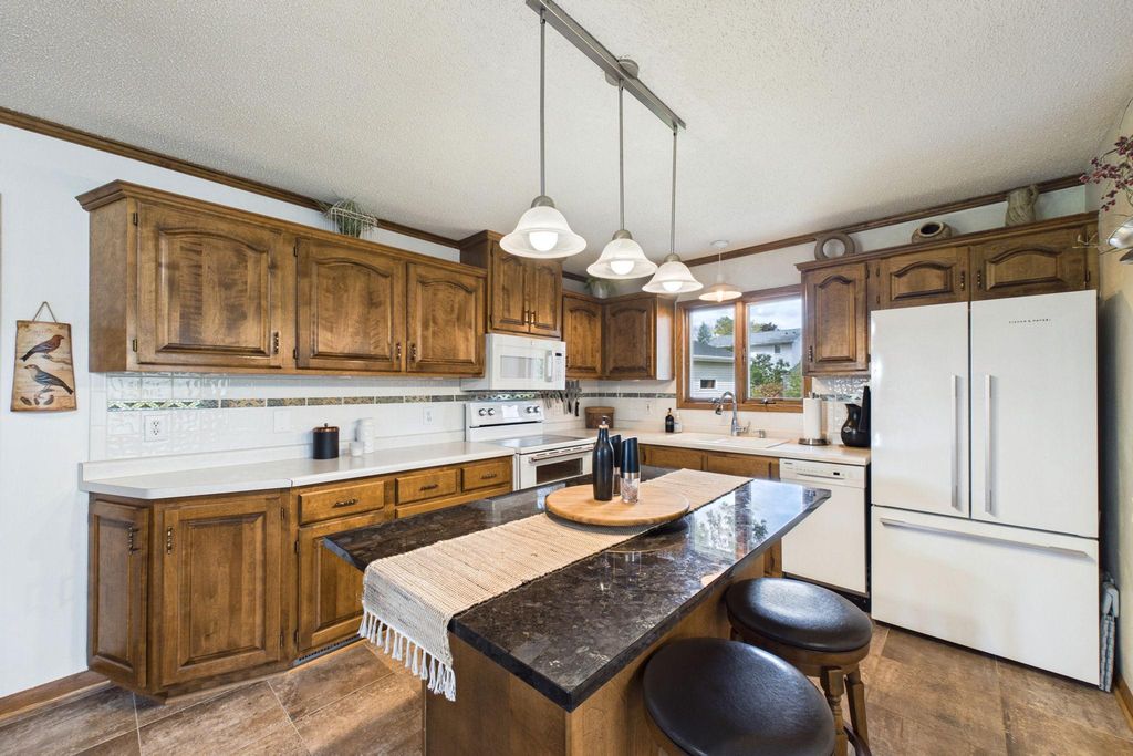 280 Yoho Drive, Anoka, MN 55303 — photo 2