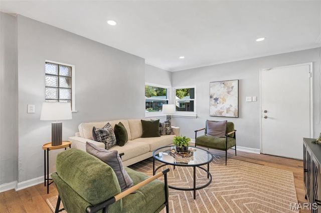 1243 Fairview Avenue, St Louis, MO 63130