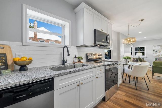 1243 Fairview Avenue, St Louis, MO 63130