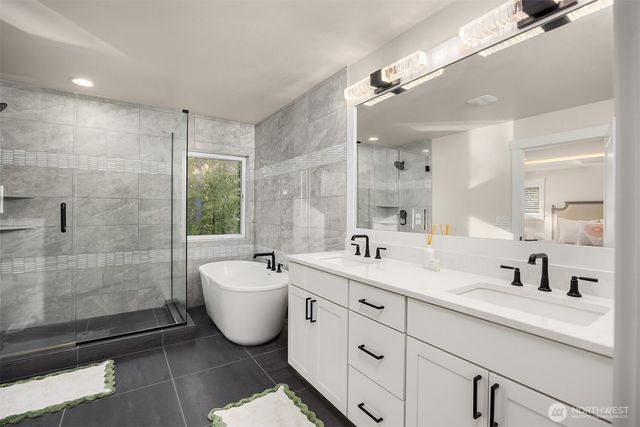 18581 Sawgrass Drive NE, Poulsbo, WA 98370