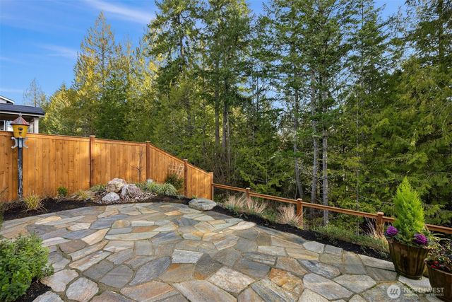 18581 Sawgrass Drive NE, Poulsbo, WA 98370