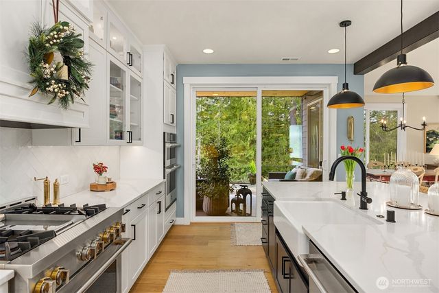 18581 Sawgrass Drive NE, Poulsbo, WA 98370