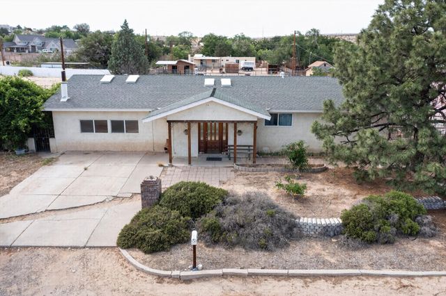 10605 Calle De Elena, Corrales, NM 87048