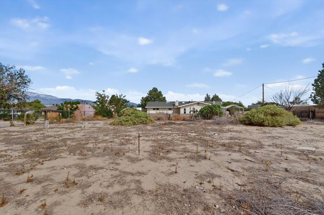 10605 Calle De Elena, Corrales, NM 87048