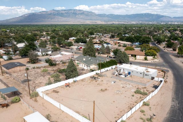 10605 Calle De Elena, Corrales, NM 87048