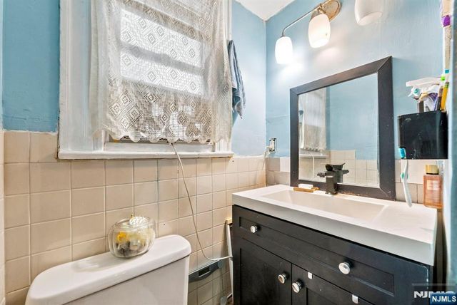 34 Chestnut Street, Kearny, NJ 07032
