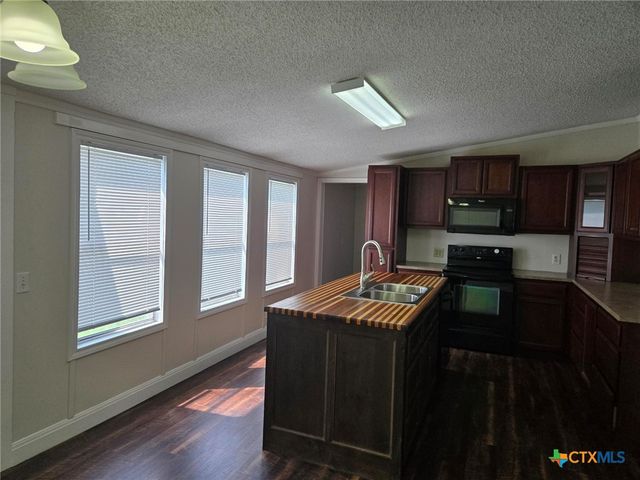 566 Gateway Circle, New Braunfels, TX 78130