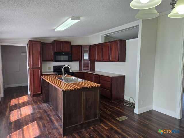 566 Gateway Circle, New Braunfels, TX 78130