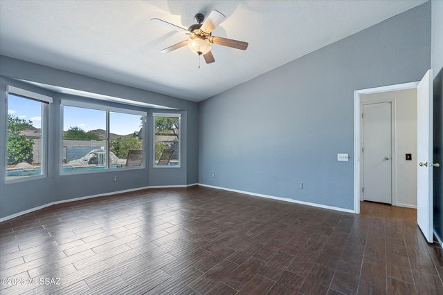 8667 N Golden Moon Way, Tucson, AZ 85743