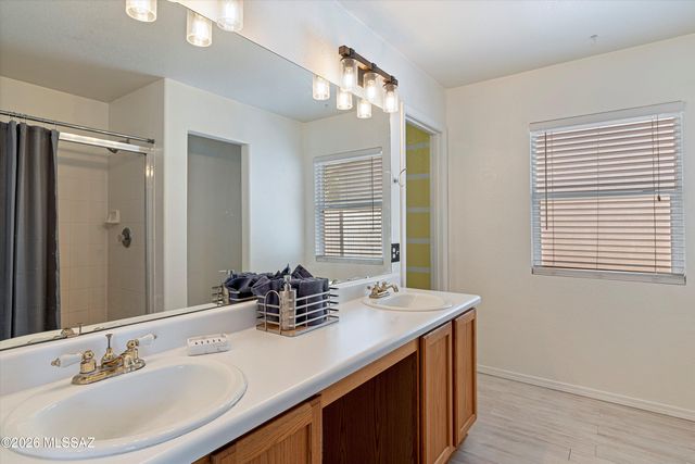8667 N Golden Moon Way, Tucson, AZ 85743
