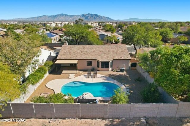 8667 N Golden Moon Way, Tucson, AZ 85743