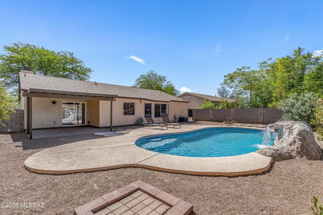 8667 N Golden Moon Way, Tucson, AZ 85743