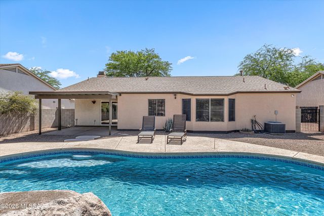 8667 N Golden Moon Way, Tucson, AZ 85743