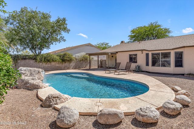 8667 N Golden Moon Way, Tucson, AZ 85743