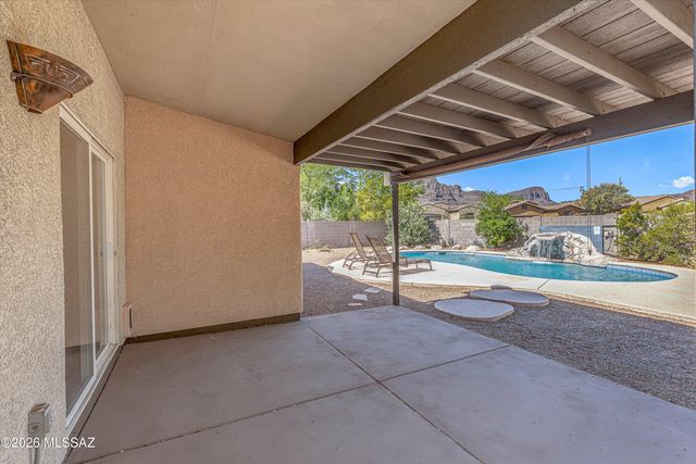 8667 N Golden Moon Way, Tucson, AZ 85743