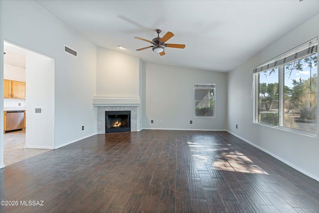 8667 N Golden Moon Way, Tucson, AZ 85743
