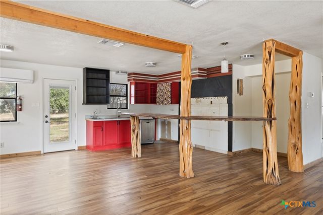 214 Edmonds Avenue, Johnson City, TX 78636