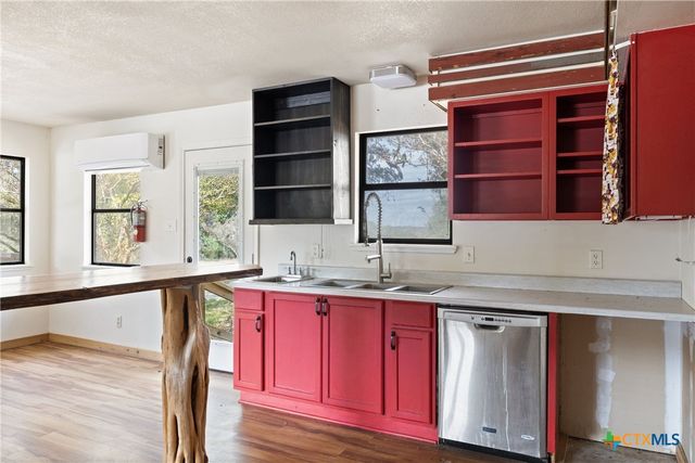 214 Edmonds Avenue, Johnson City, TX 78636