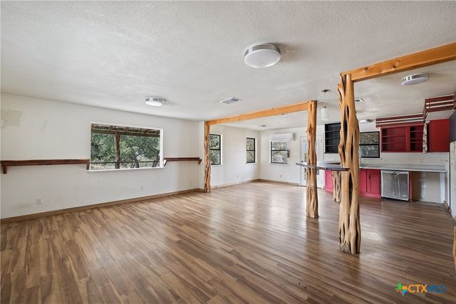 214 Edmonds Avenue, Johnson City, TX 78636