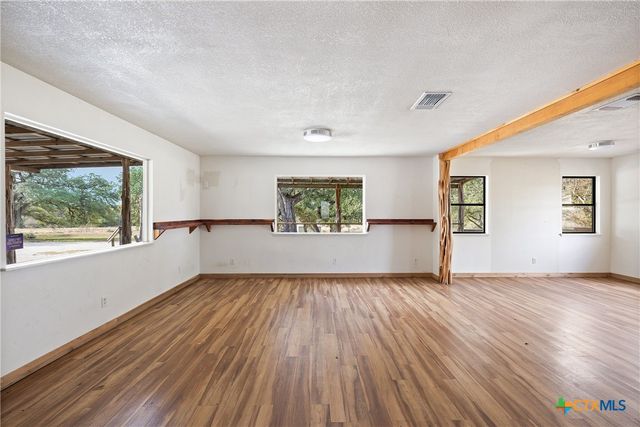 214 Edmonds Avenue, Johnson City, TX 78636