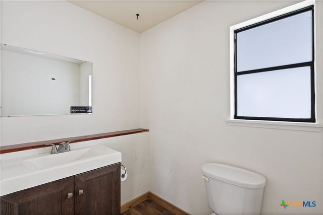 214 Edmonds Avenue, Johnson City, TX 78636