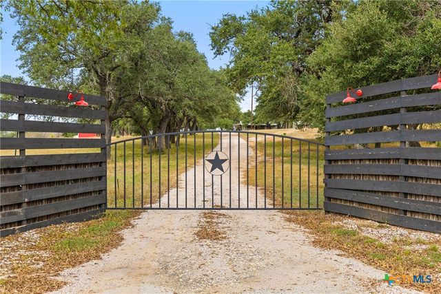 214 Edmonds Avenue, Johnson City, TX 78636