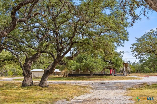 214 Edmonds Avenue, Johnson City, TX 78636