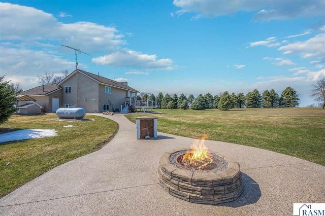 53508 192nd Lane, Lake Crystal, MN 56055