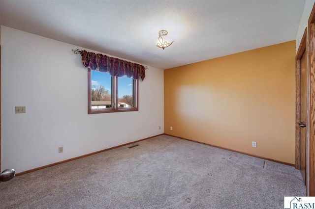 53508 192nd Lane, Lake Crystal, MN 56055