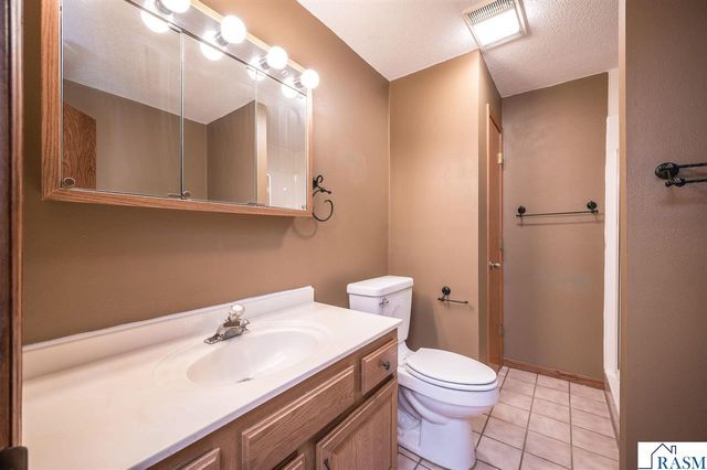 53508 192nd Lane, Lake Crystal, MN 56055