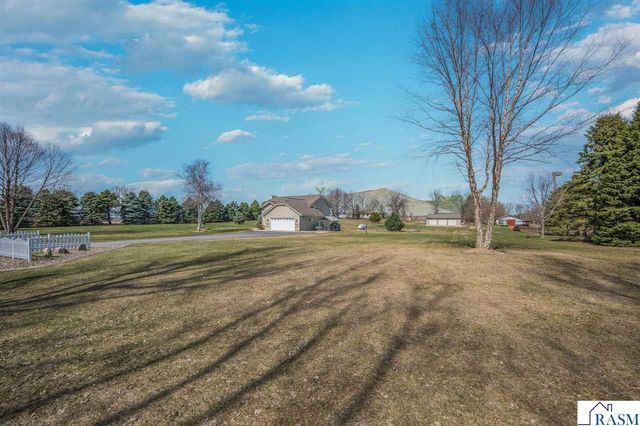 53508 192nd Lane, Lake Crystal, MN 56055