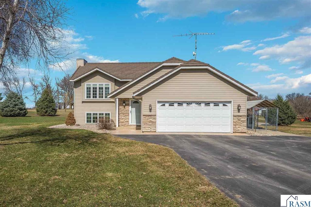 53508 192nd Lane, Lake Crystal, MN 56055