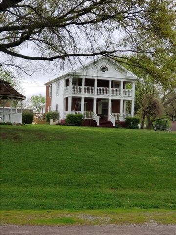 509 Broad Street, Waverly, MO 64096