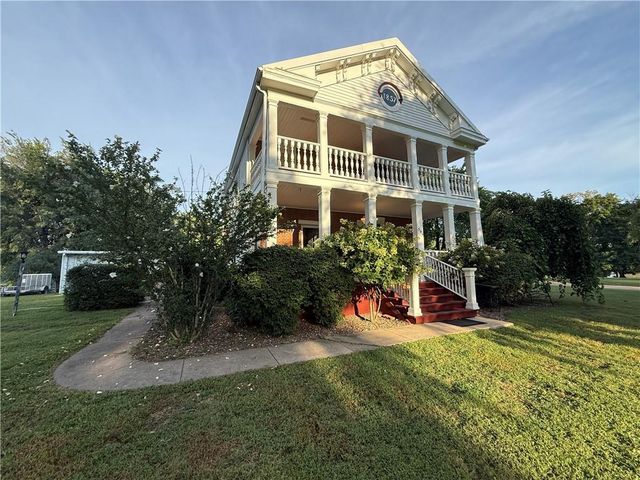 509 Broad Street, Waverly, MO 64096