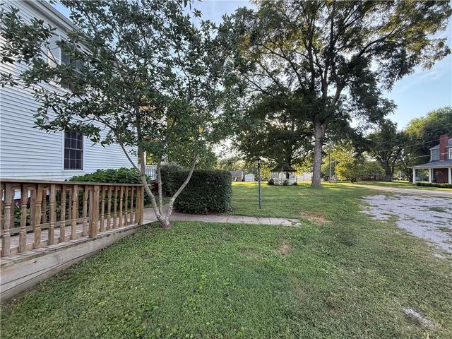 509 Broad Street, Waverly, MO 64096