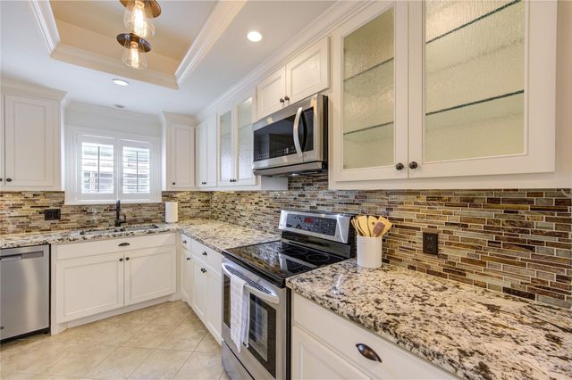 1616 S Gessner Road, Houston, TX 77063