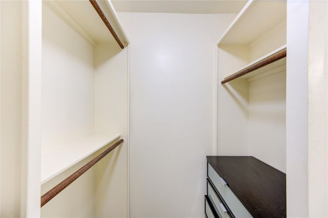 1616 S Gessner Road, Houston, TX 77063