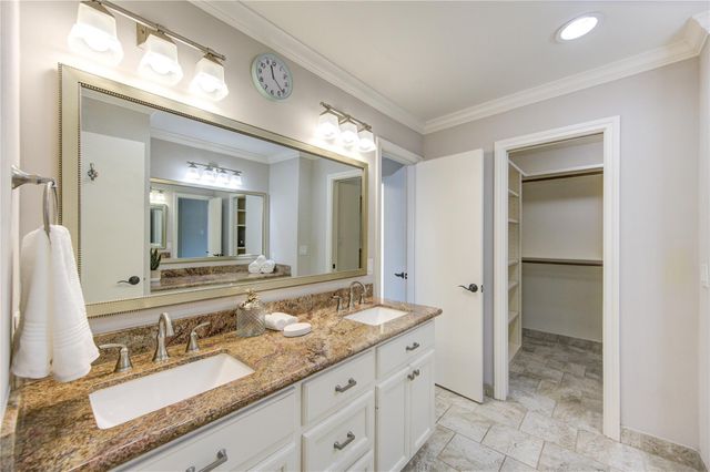 1616 S Gessner Road, Houston, TX 77063