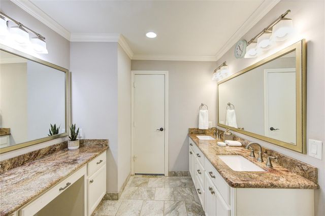 1616 S Gessner Road, Houston, TX 77063