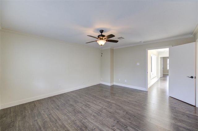 1616 S Gessner Road, Houston, TX 77063