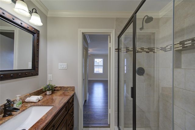 1616 S Gessner Road, Houston, TX 77063